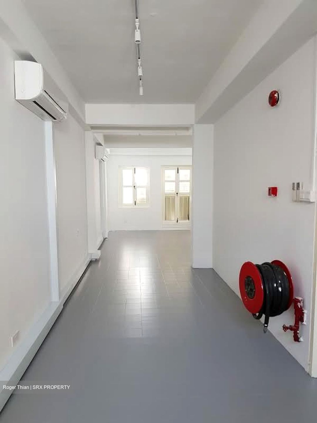 Temple Street (D1), Office #598109281